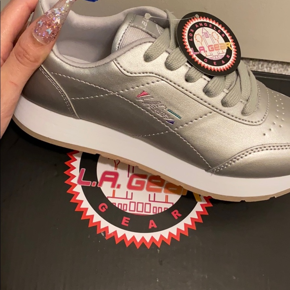 BRAND NEW LA GEAR SNEAKERS IN SILVER